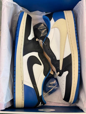 TENIS NIKE AIR JORDAN 1 LOW OG SP "TRAVIS SCOTT X FRAGMENT"