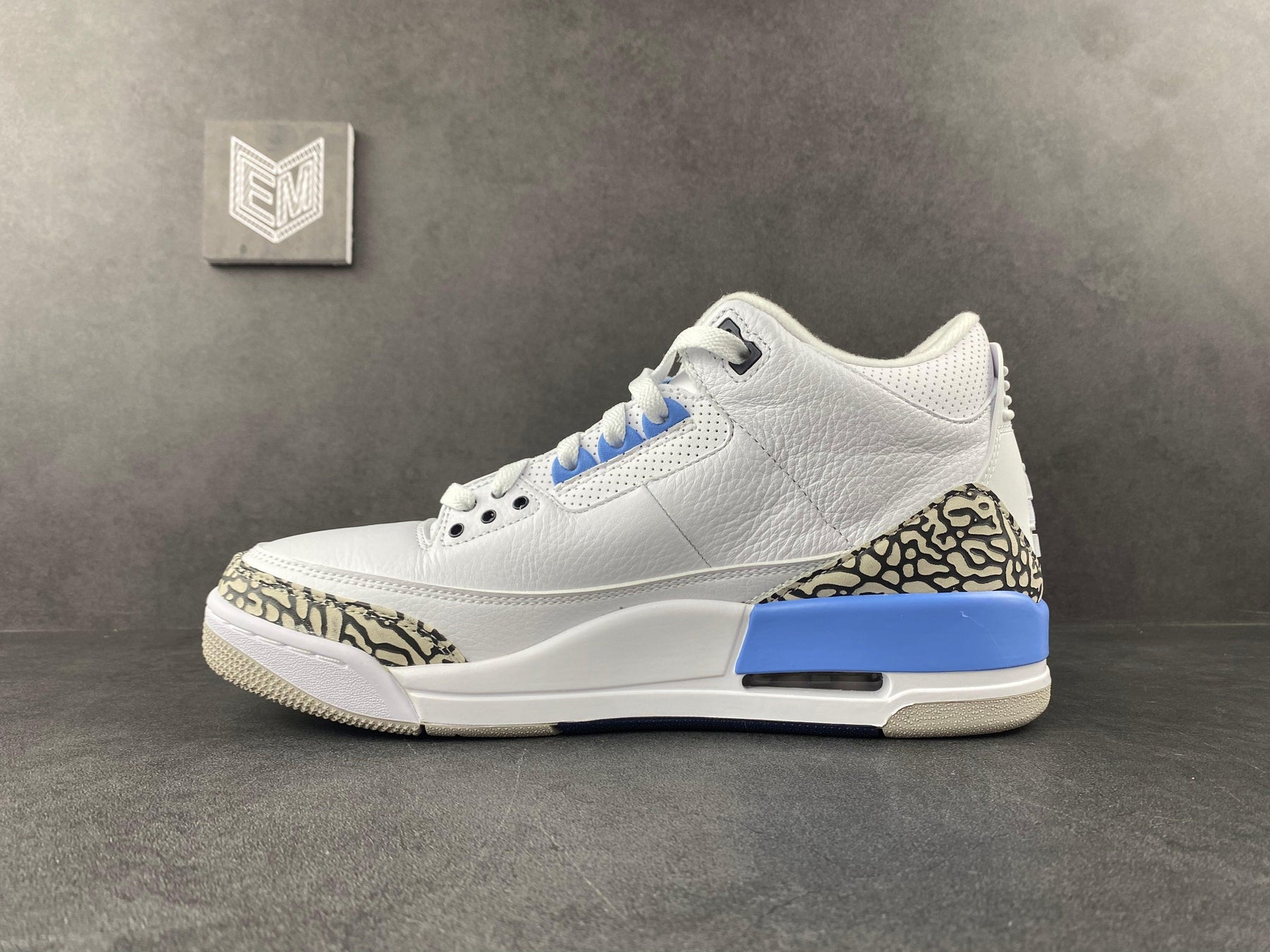 Nike Air Jordan 3 Retro UNC